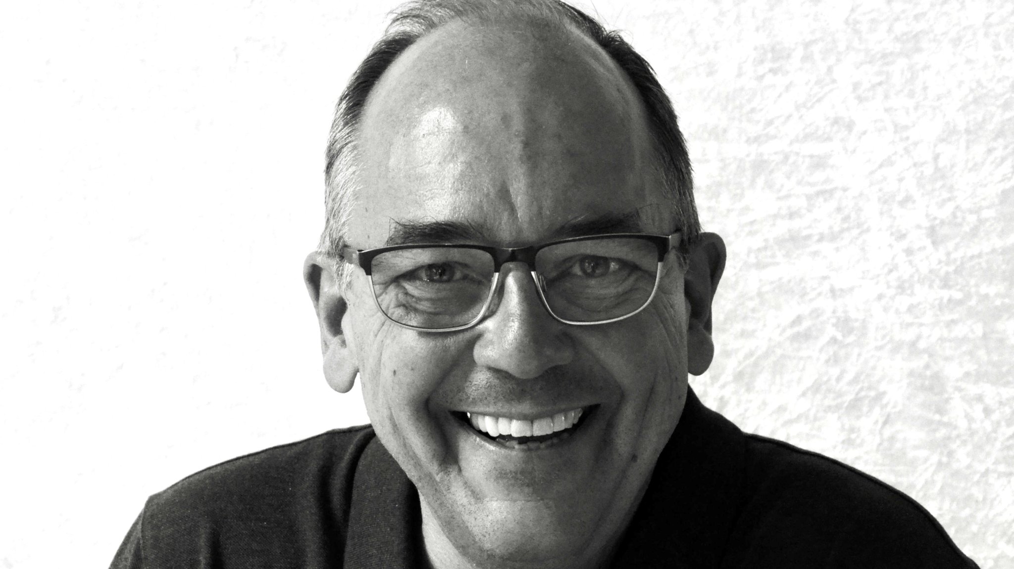 Porträtfoto von Holger Sieck, Interim-Geschäftsführer der Rhenser Mineralbrunnen GmbH.